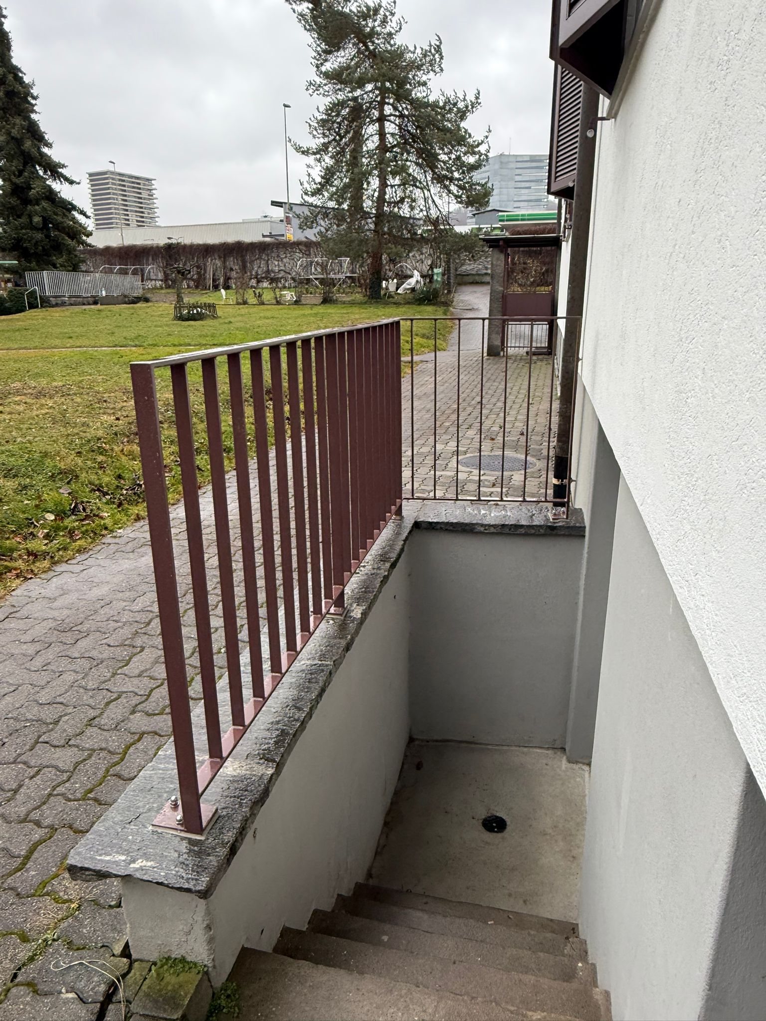 Pulverbeschichtetes Geländer im Aussenbereich